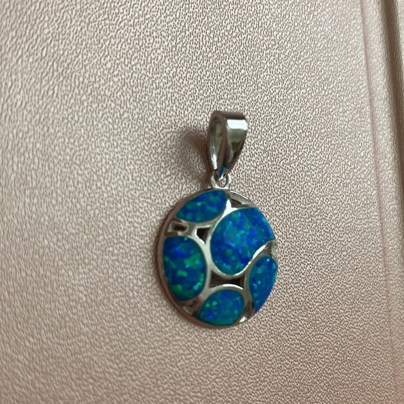 925 Sterling Silver Pendant with Lab Opal - Picture 4 of 5